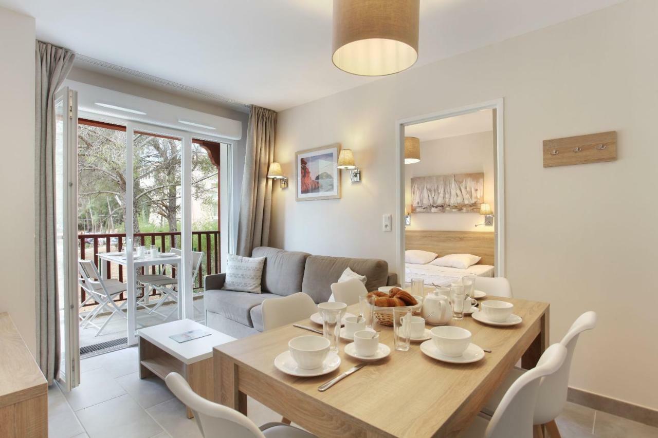 Residence Prestige Odalys Les Canissons Cavalaire-sur-Mer Bagian luar foto