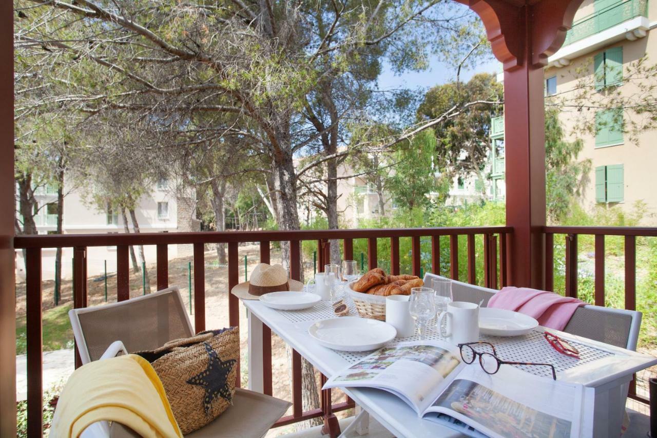 Residence Prestige Odalys Les Canissons Cavalaire-sur-Mer Bagian luar foto