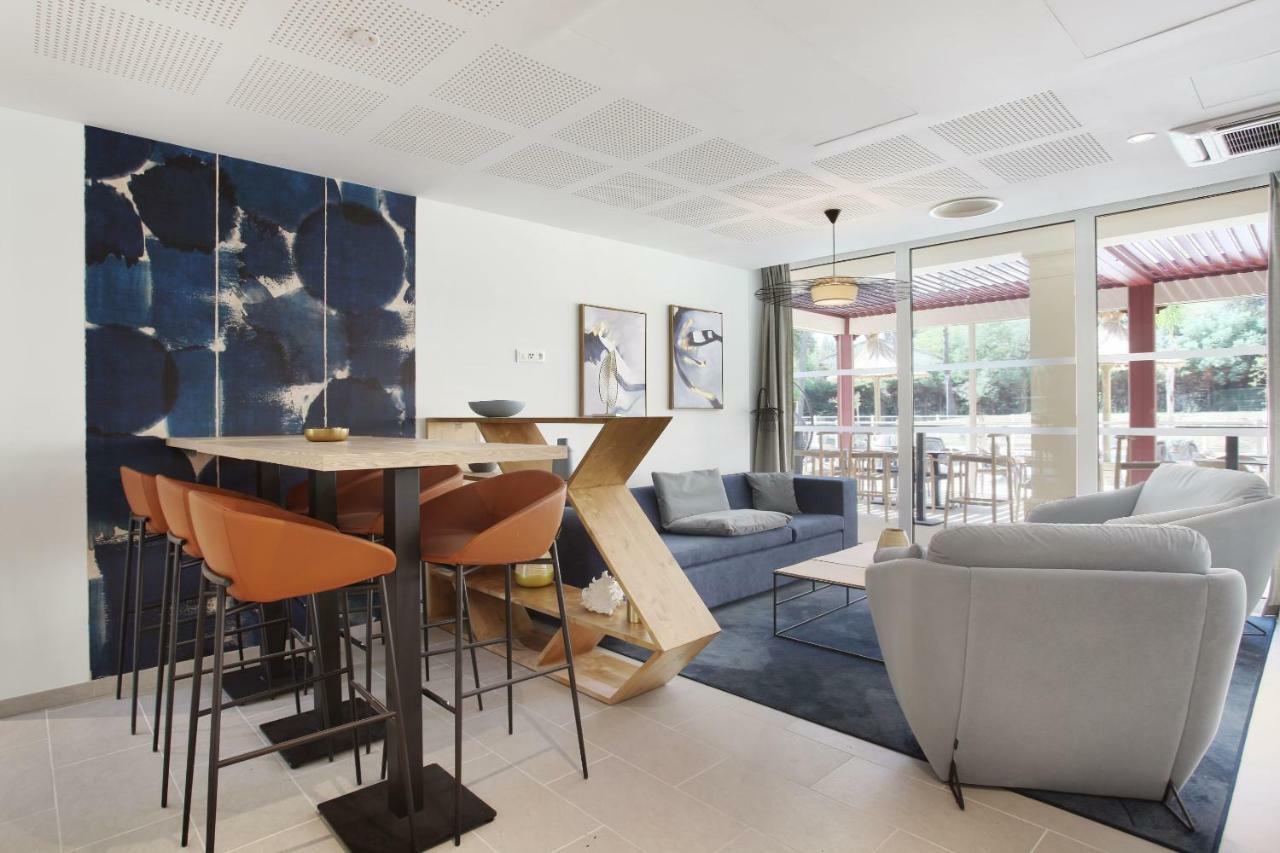 Residence Prestige Odalys Les Canissons Cavalaire-sur-Mer Bagian luar foto