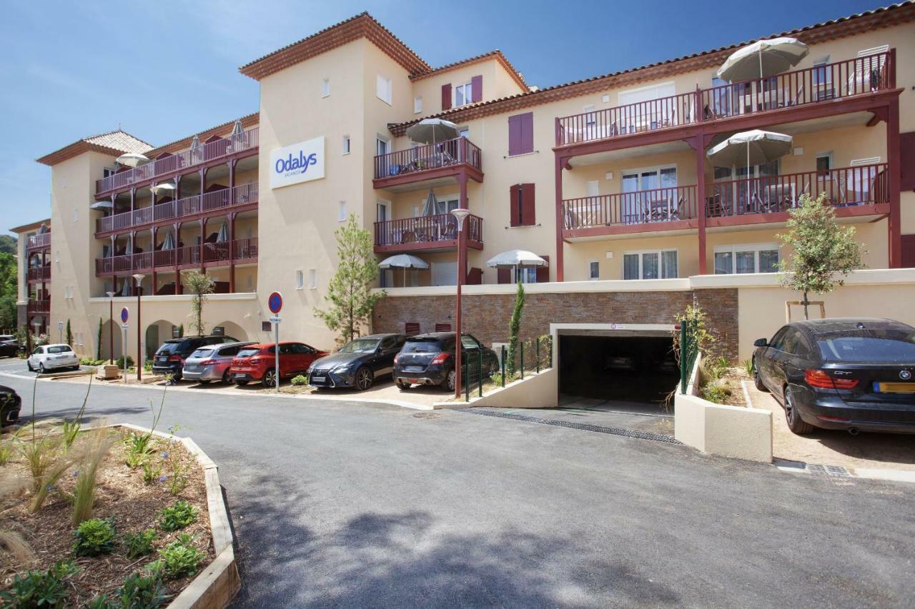 Residence Prestige Odalys Les Canissons Cavalaire-sur-Mer Bagian luar foto