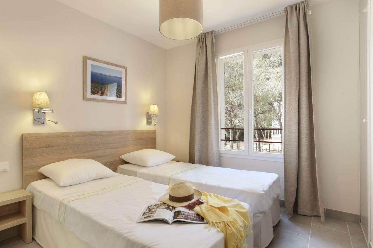 Residence Prestige Odalys Les Canissons Cavalaire-sur-Mer Bagian luar foto